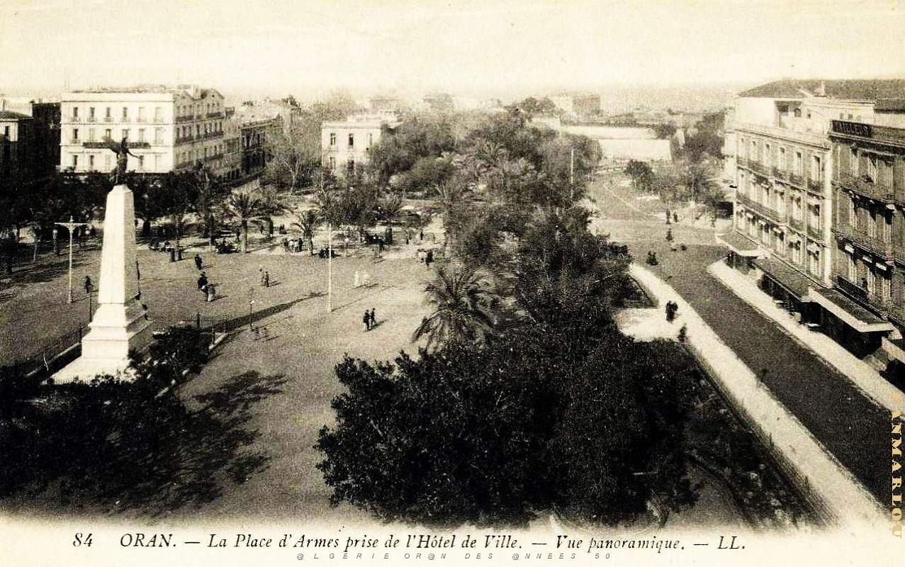PA g- 02- Place d'armes  cote est.jpg